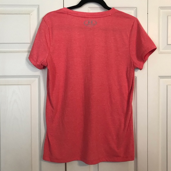 UNDER ARMOUR Medium Pink V-Neck T-Shirt Heat Gear - Picture 4 of 6